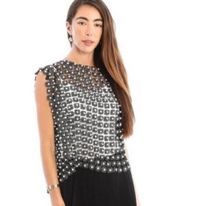 Top with pearl in grey